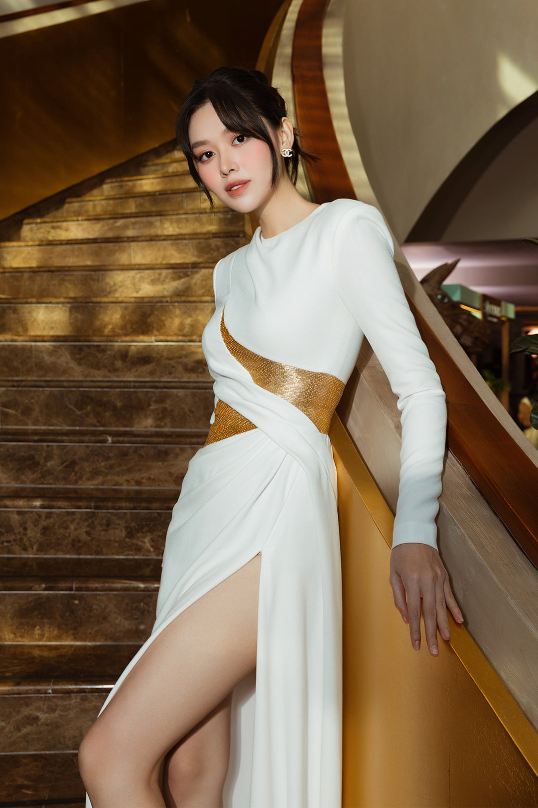 Long-Sleeved Draped Dress with Hidden Corset White / FR 52