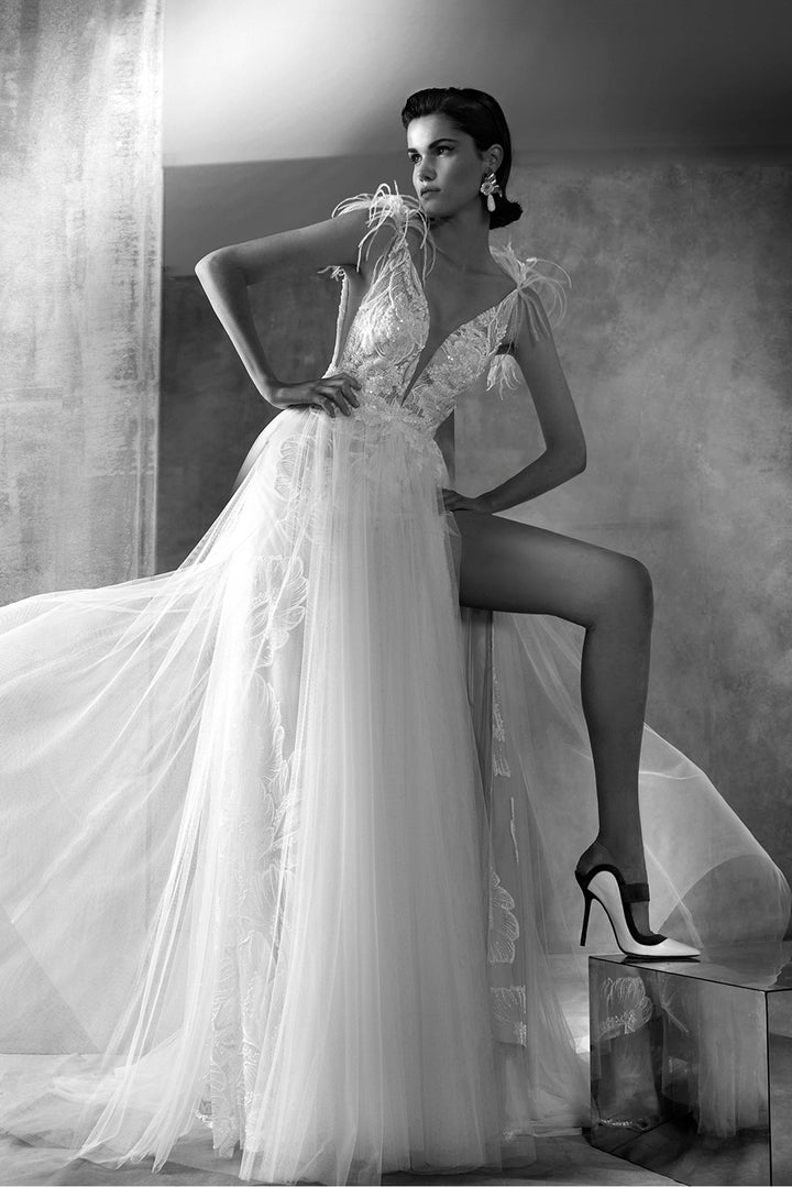Tulle Sleeveless A-line Wedding Dress