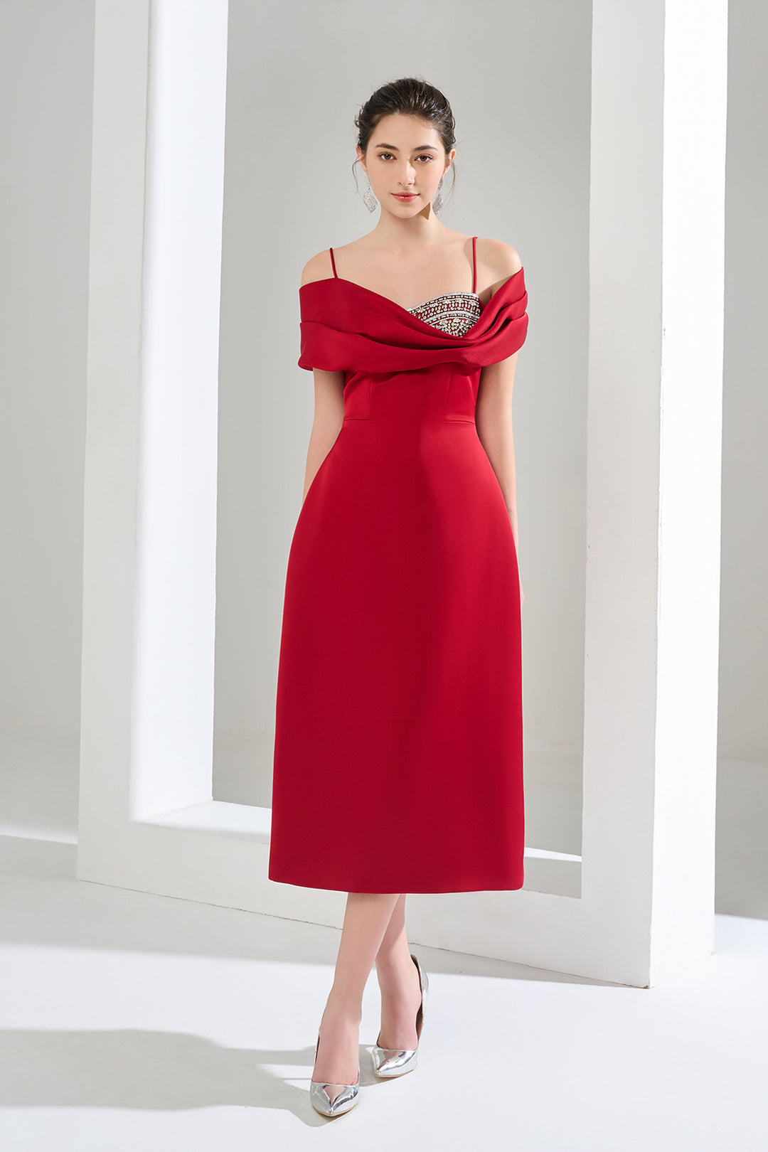 Asymmetrical One-Shoulder Midi Dress M.R DESIGN Asymmetrical One-Shoulder Midi Dress M.R DESIGN