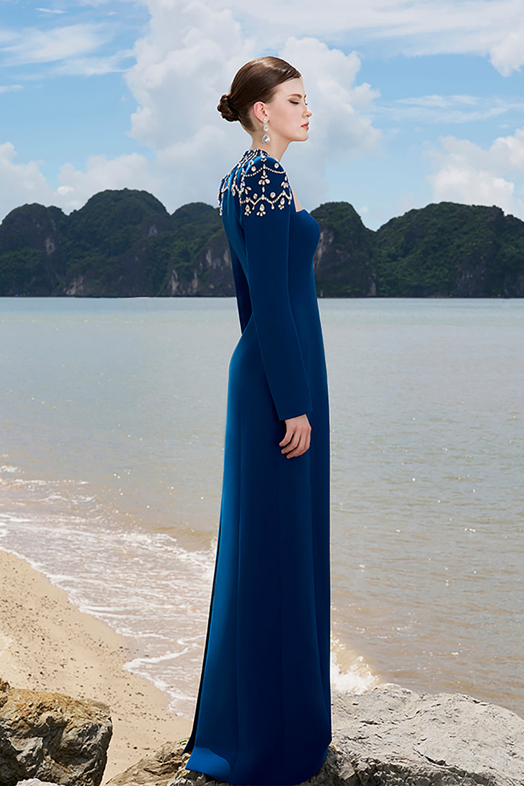 crepe bodycon dress Crepe Bodycon Dress with Embellished Shoulders Navy Blue / FR 34