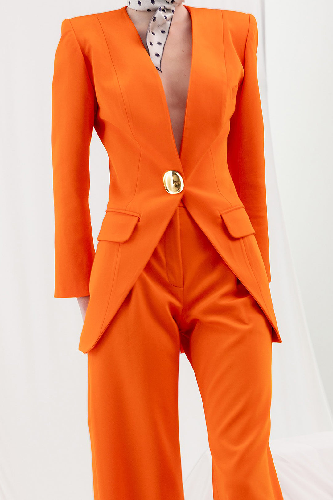 Two-Piece Long Suit with Button