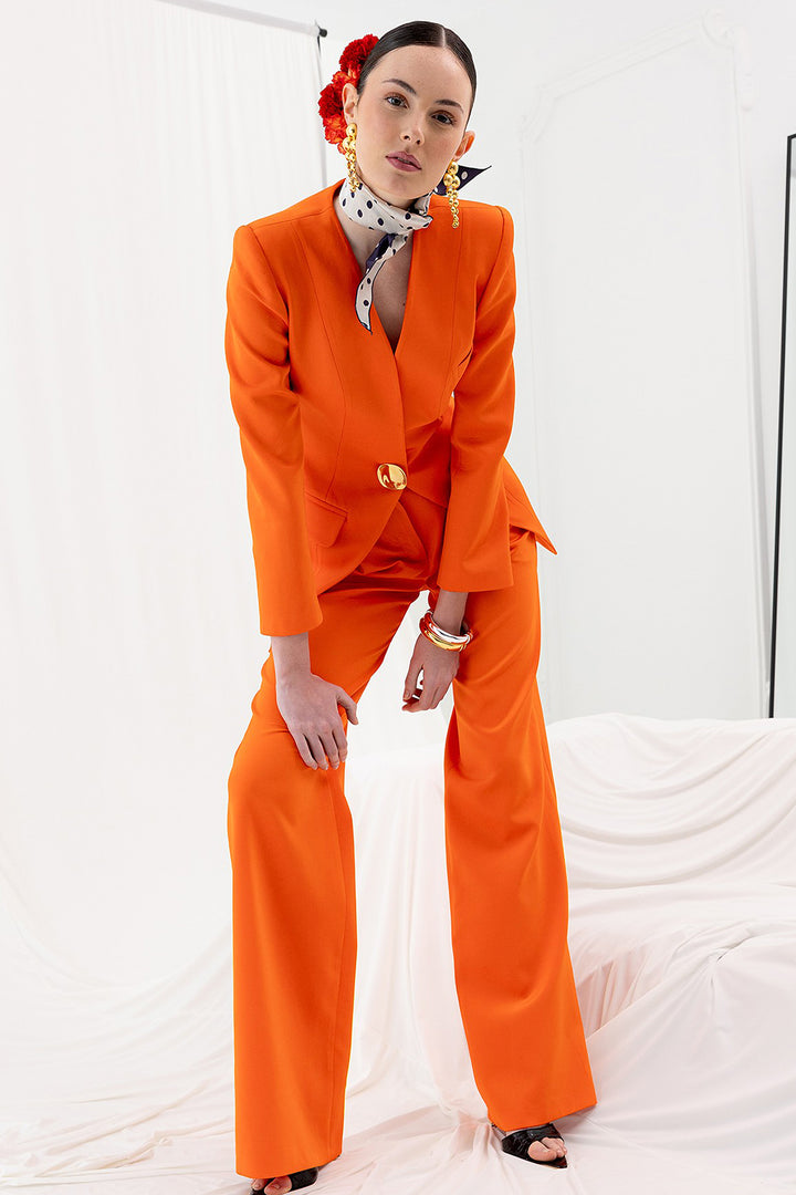 Two-Piece Long Suit with Button