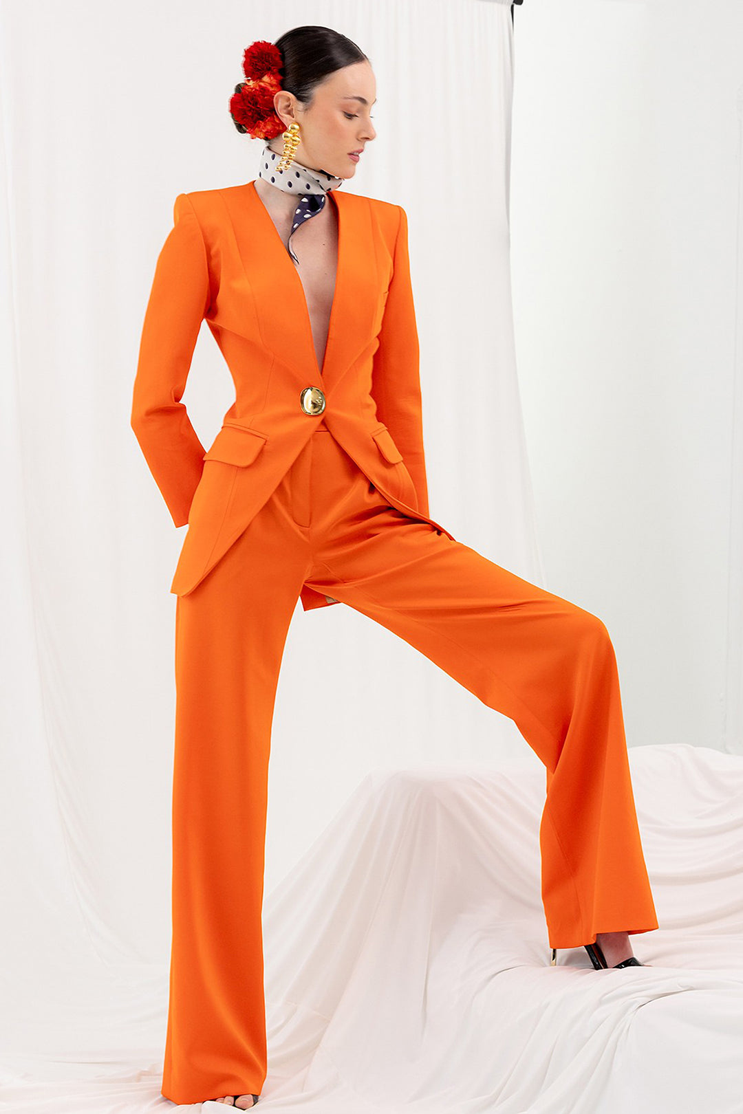 Two-Piece Long Suit with Button