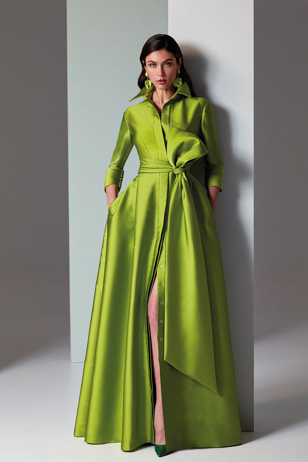 A-line Mikado Dress V-Neckline Fitted Green / FR 40 A-line Mikado Dress V-Neckline Fitted Green / FR 40