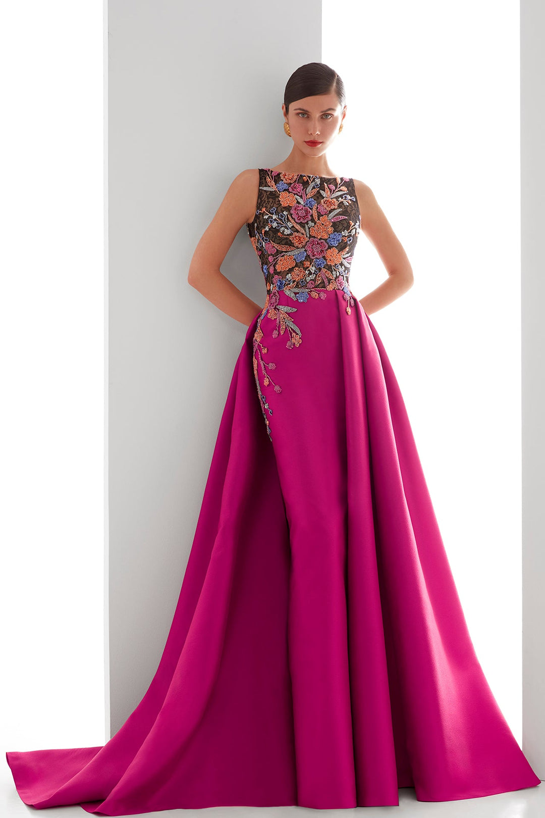 Sleeveless mikado dress with embroidery FR 46 / Fuchsia Sleeveless mikado dress with embroidery FR 46 / Fuchsia