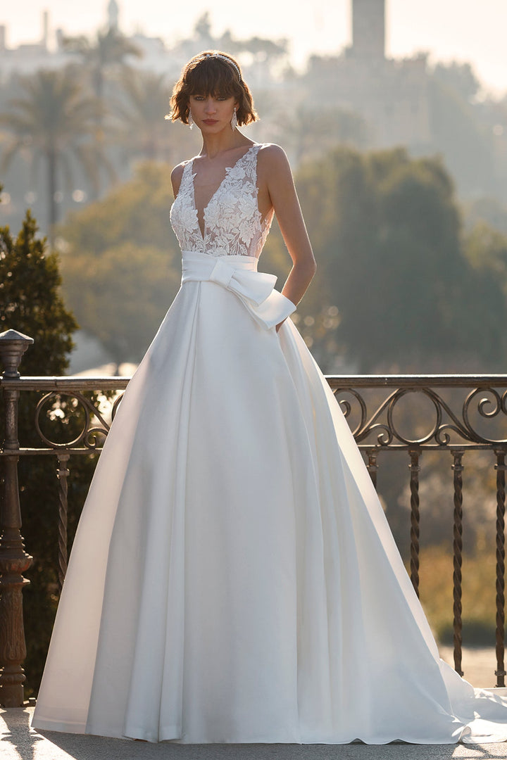 Off-White A-line Long Wedding Dress