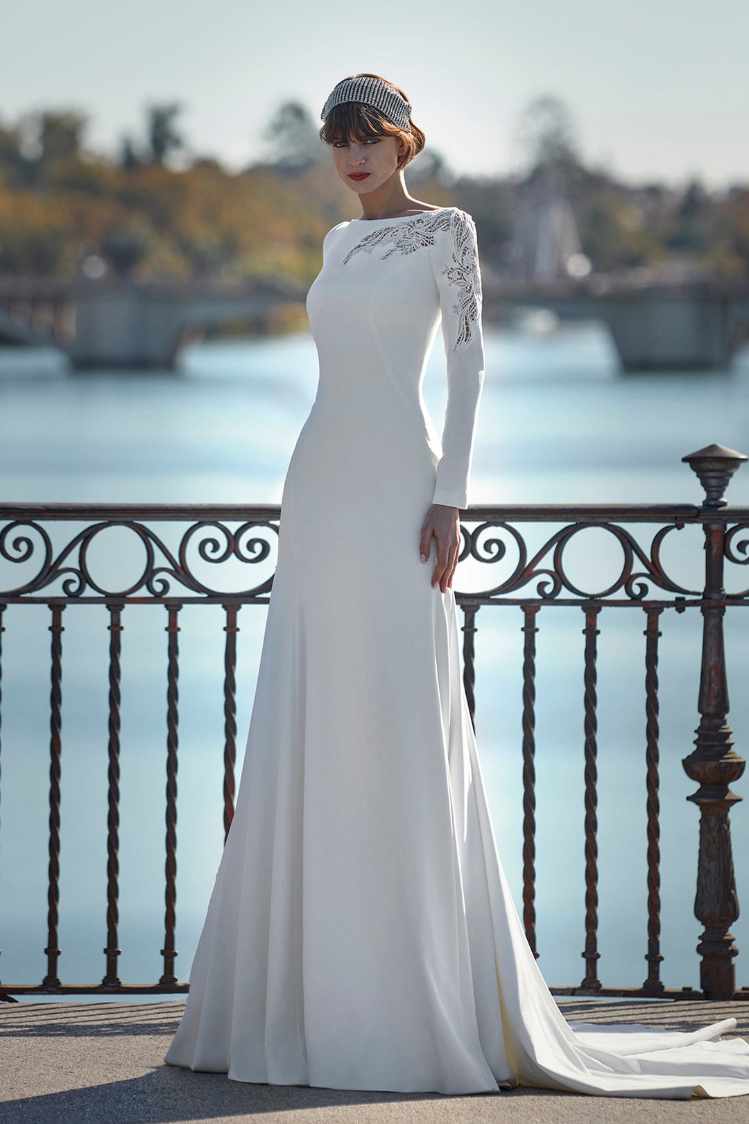 A-line Style Wedding Dress Off-White / FR 54 A-line Style Wedding Dress Off-White / FR 54
