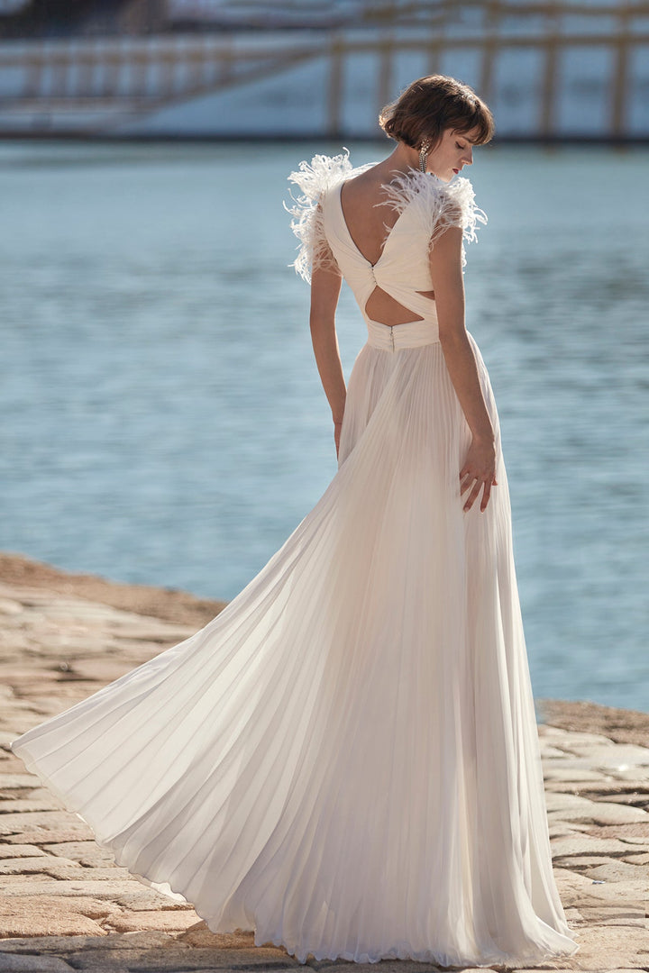 Sleeveless A-Line Wedding Dress With Feathers