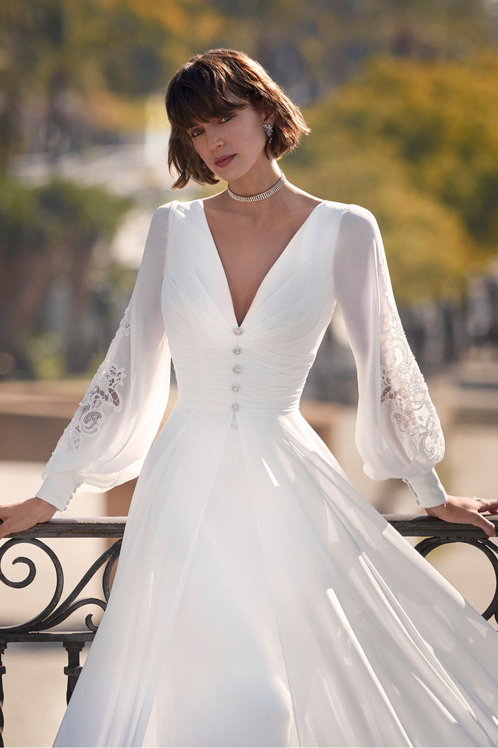 Off-white Long Sleeves Wedding Dress