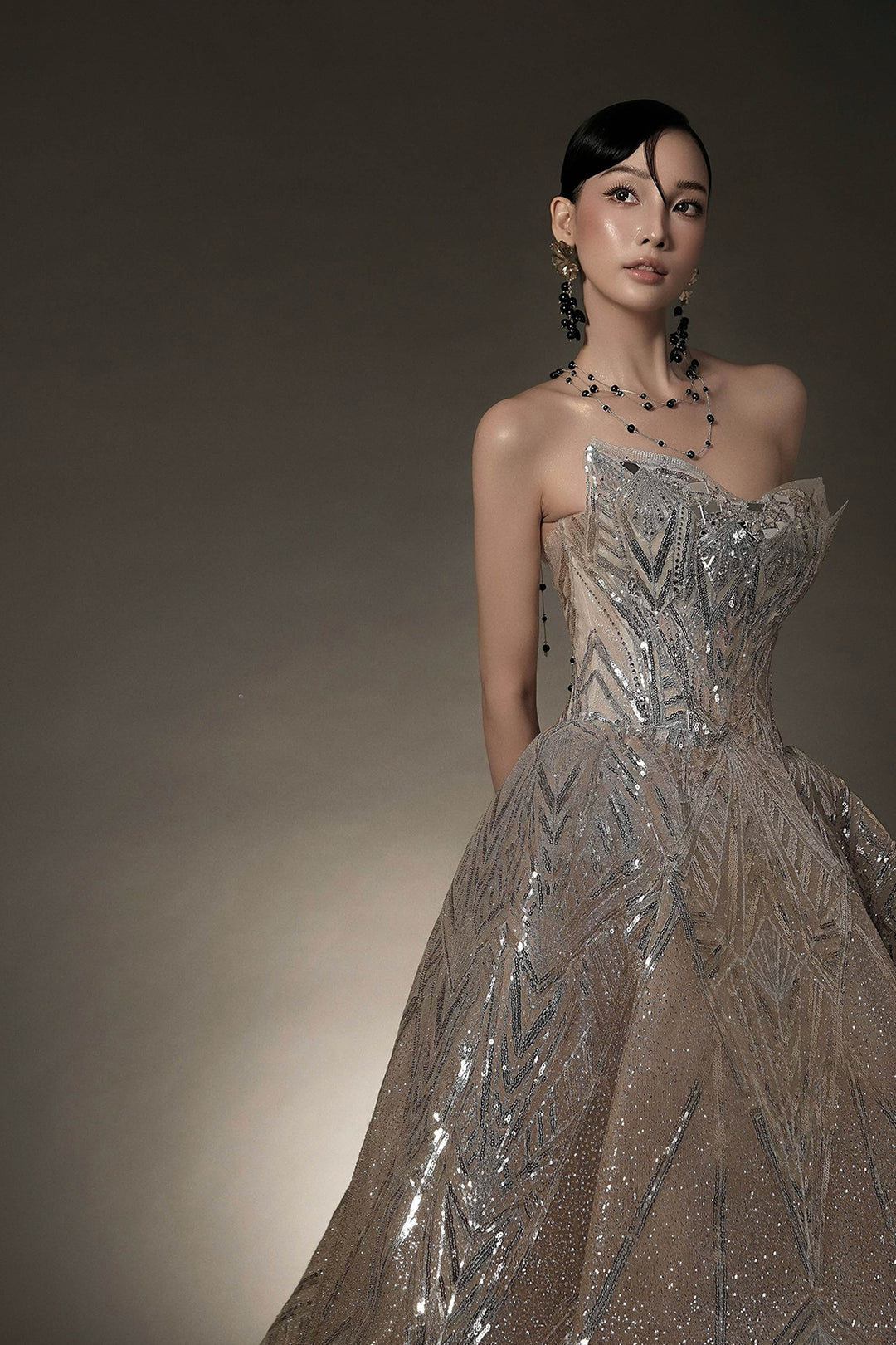 Crystal A-Line Dress with Embellished Bodice Gold / FR 36 Crystal A-Line Dress with Embellished Bodice Gold / FR 36