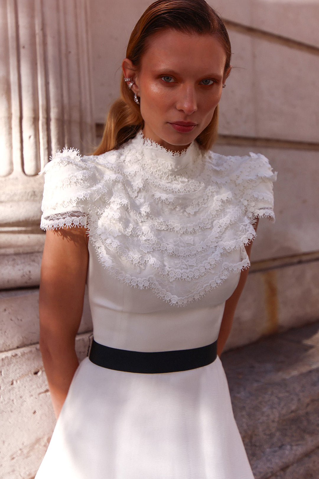 Wedding Dress with Raised Shoulders and Ribbon