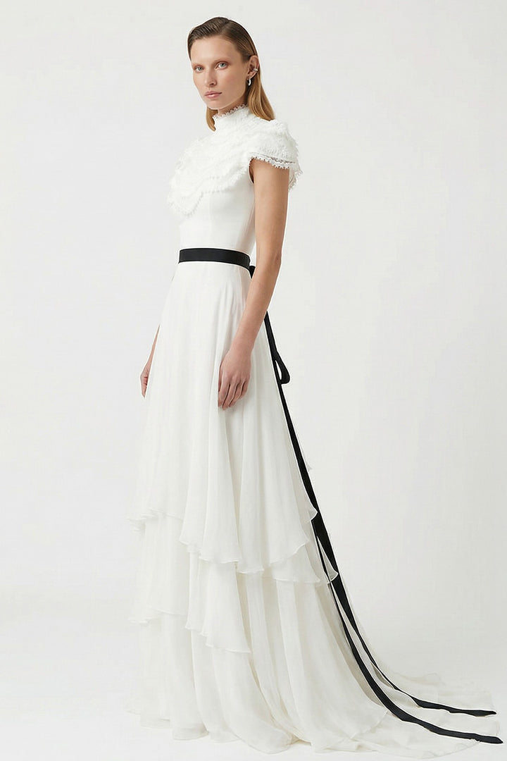Wedding Dress with Raised Shoulders and Ribbon