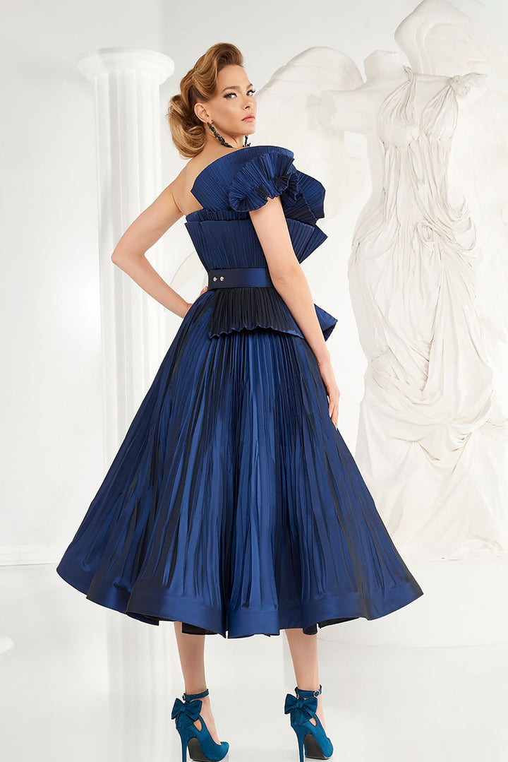 Asymmetric One-Shoulder with Pleats