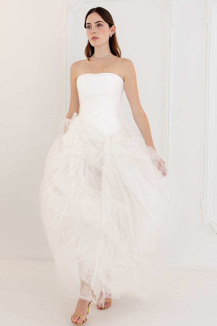 Wedding Dress with Fitted Bodice and Tulle Skirt