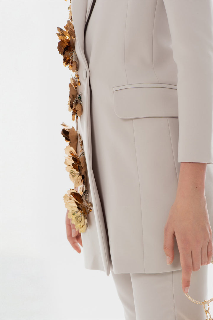 3D Floral Ornament Pants with Slim Cut and High-Waisted Blazer