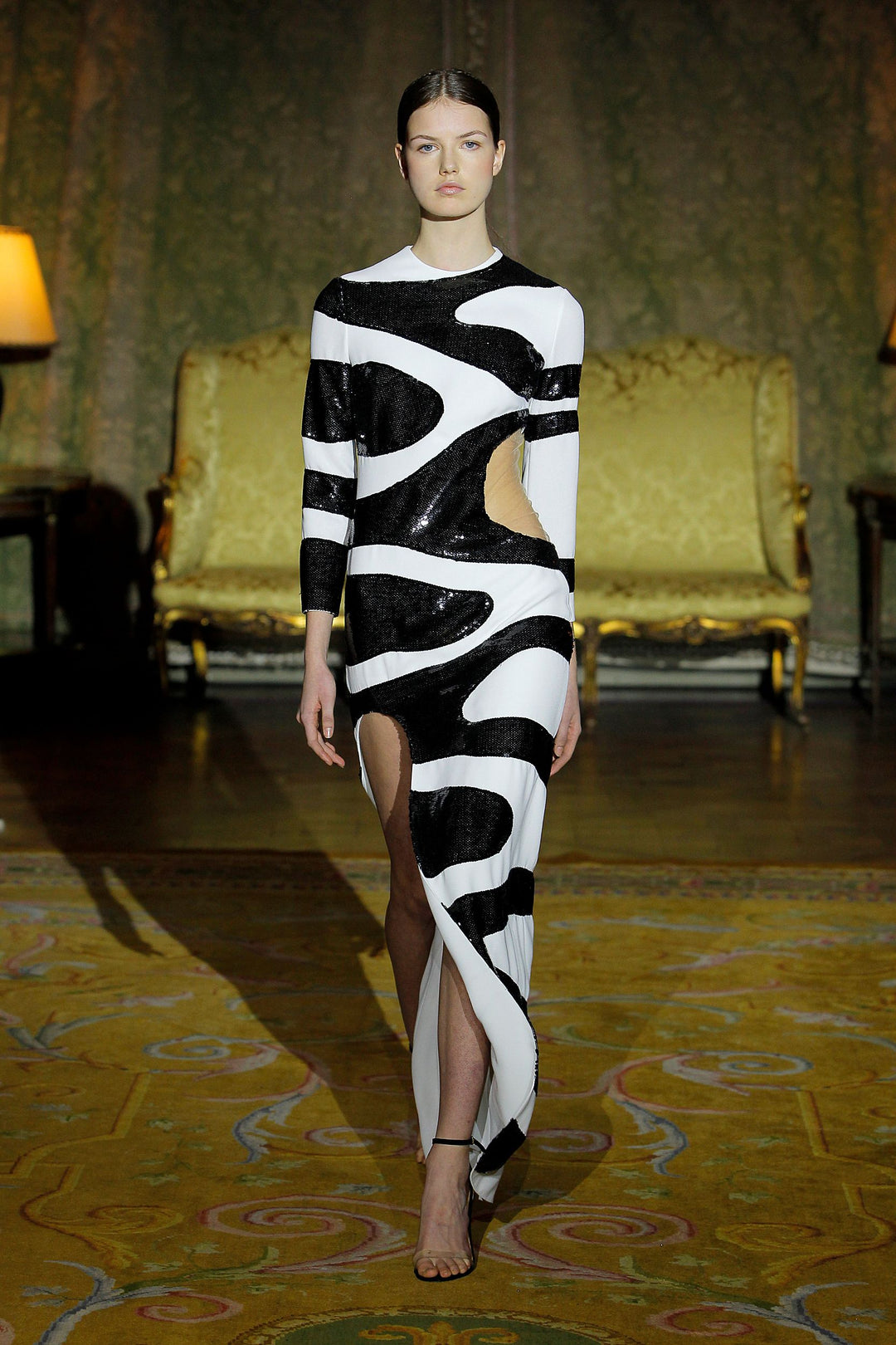 Long-Sleeved Patterned Fitted Dress