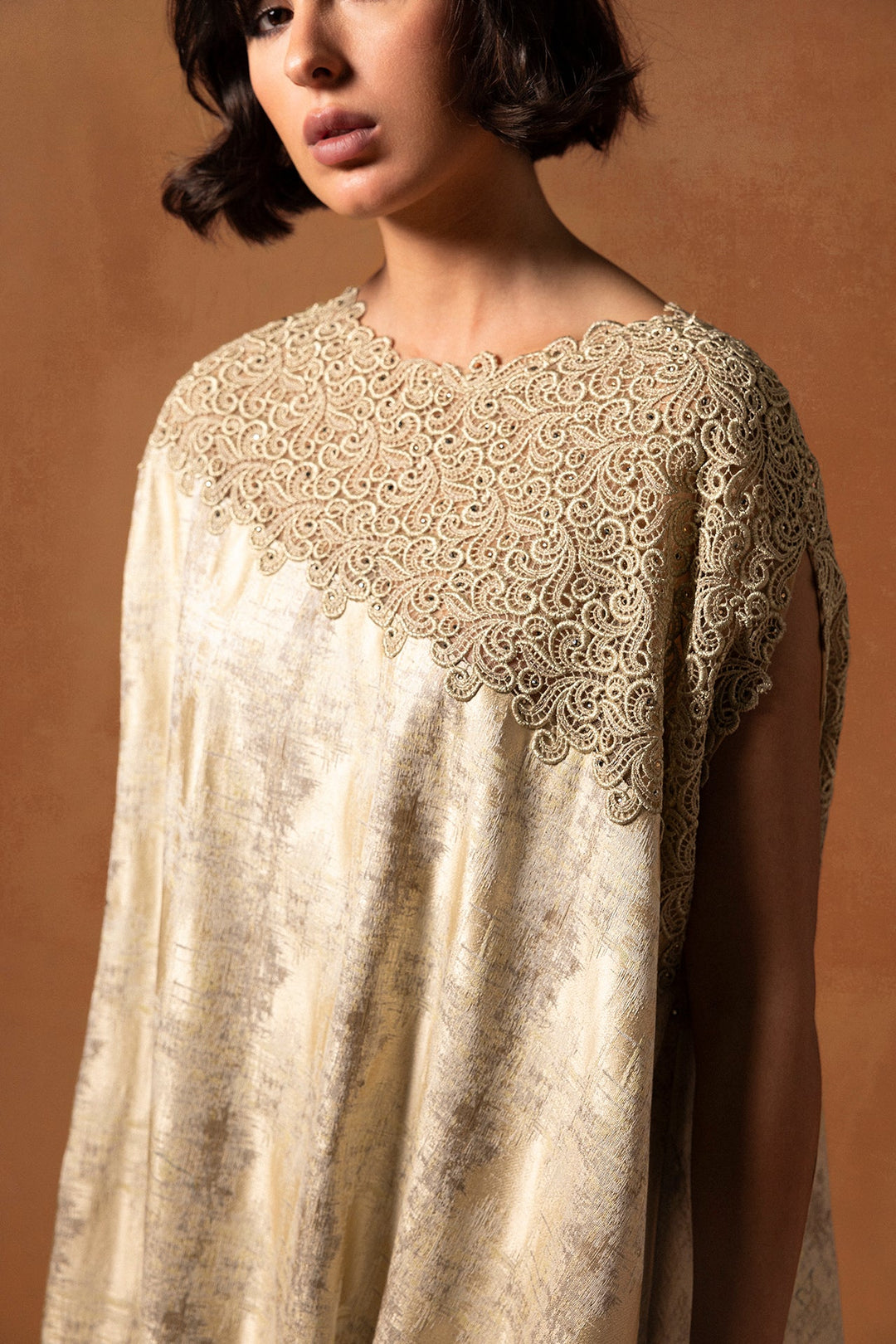 Sleeveless Silk Jacquard Kaftan with Guipure