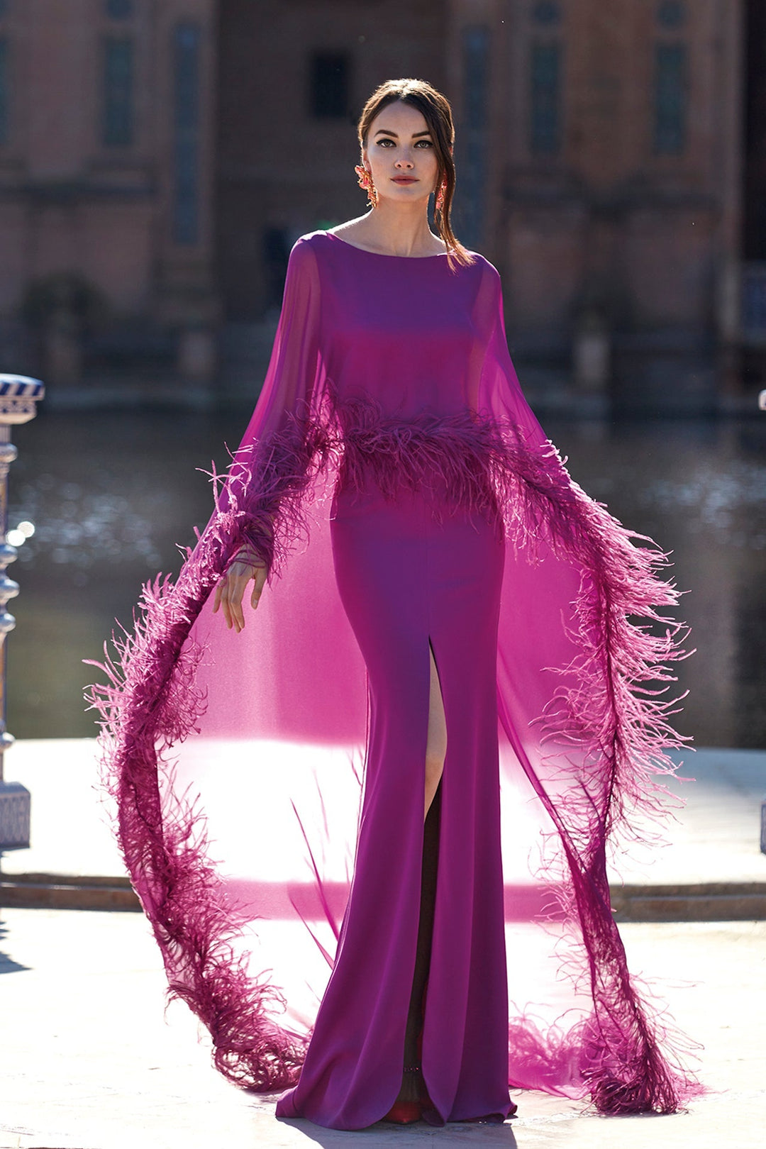 Mermaid crepe dress with feathered cape Purple / FR 46 Mermaid crepe dress with feathered cape Purple / FR 46